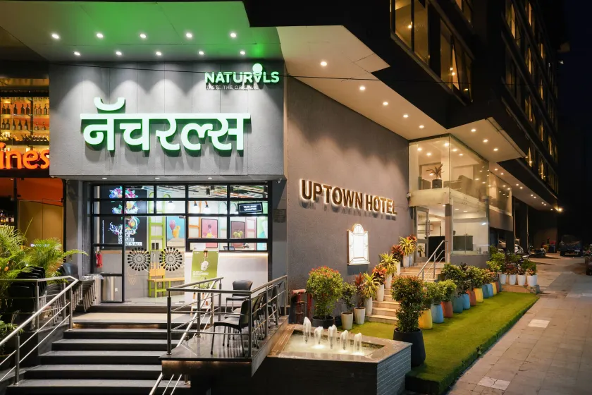 Uptown Hotel - Image 1