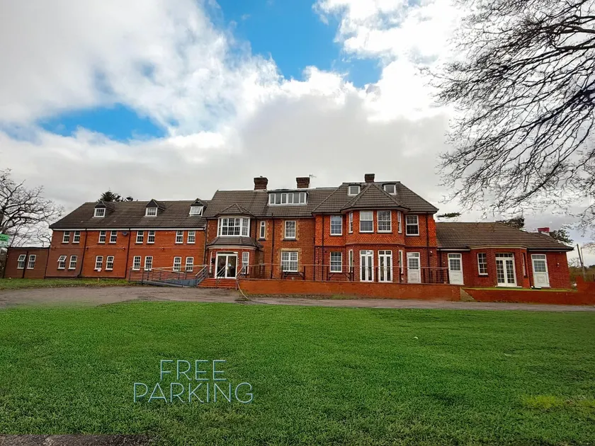 Trivelles Gatwick Hotel & airport Parking - Image 1