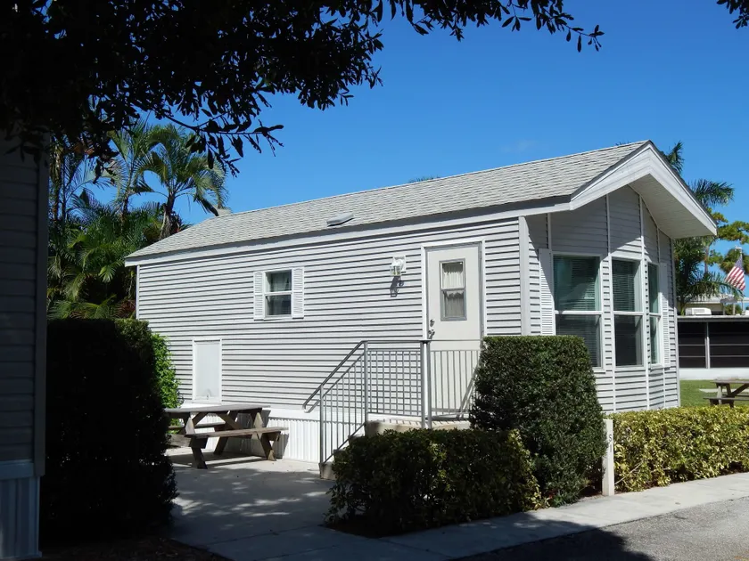 Road Runner Travel Resort - Image 1