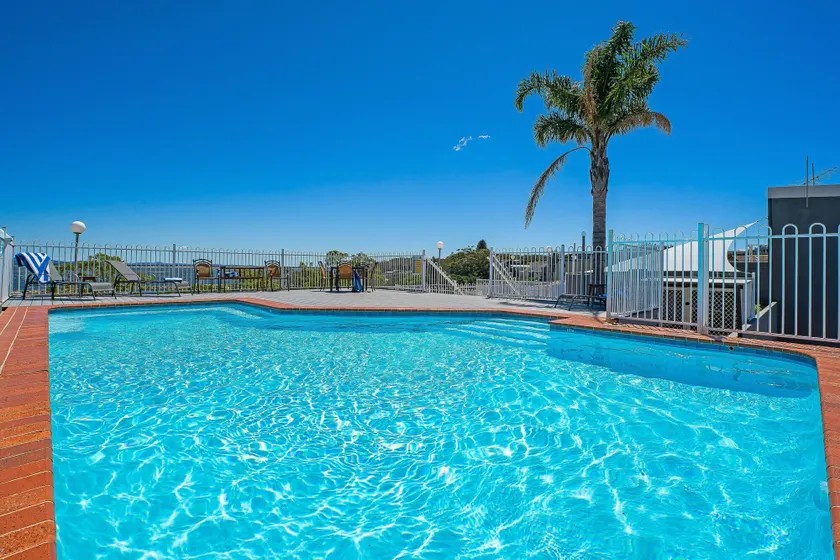 Nelson Towers Motel & Apartments - Image 1
