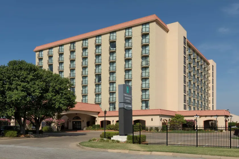 Embassy Suites by Hilton Tulsa I-44 - Image 1