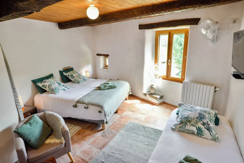 Mas de Boissière - Chambres d'hôtes avec piscine et jacuzzi - Værelse