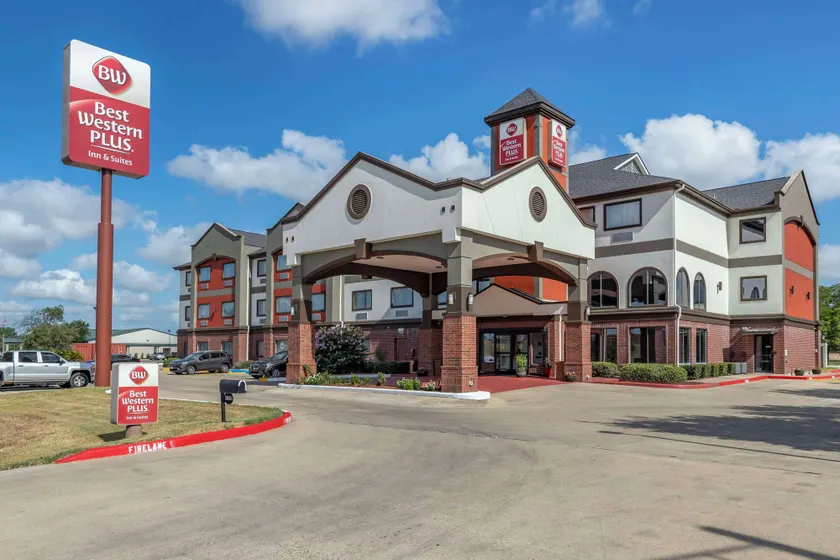 Best Western Plus Victoria Inn & Suites - Image 1
