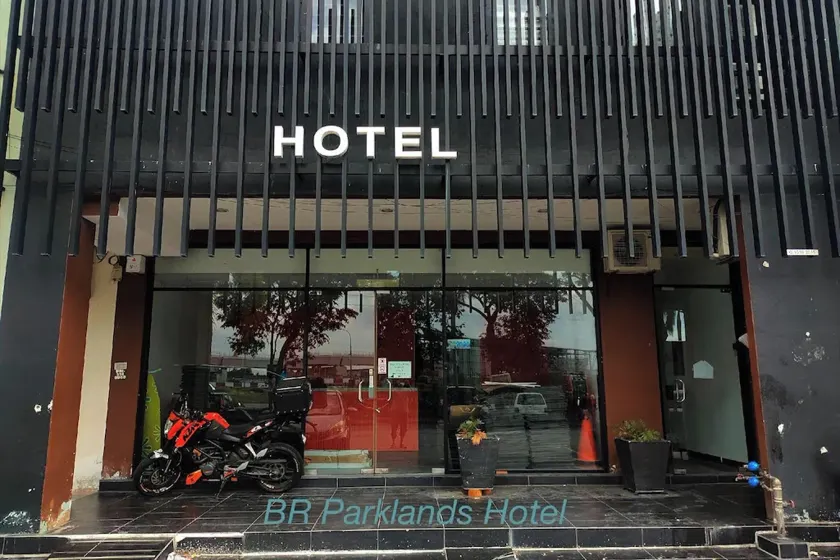 BR Parklands Hotel - Image 1