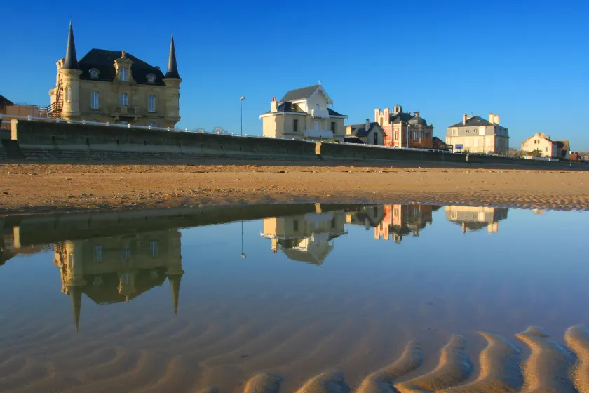 Les Tourelles - Chalets & Chambres en Bord de Mer - Image 1