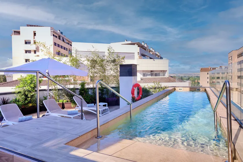 Apartamentos Luna Suites Granada - Image 1