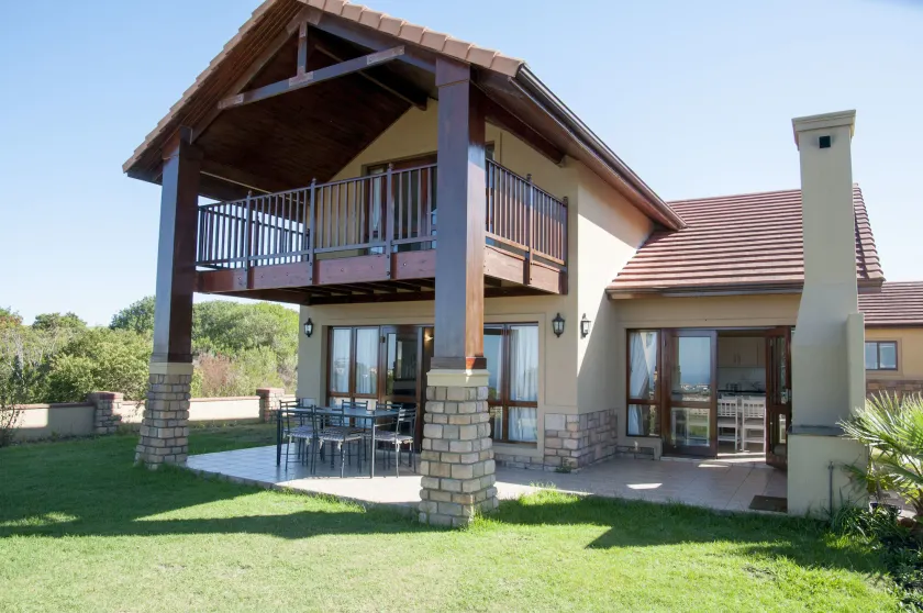Villa 4 - Image 1