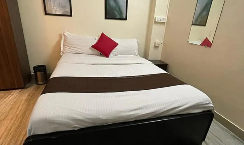 Fabhotel Kolstay Inn - Image 1