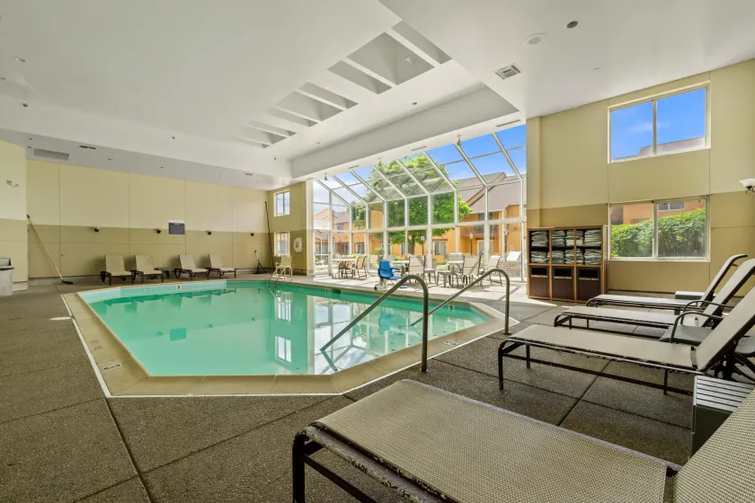 Chicago Club Inn & Suite - Image 1
