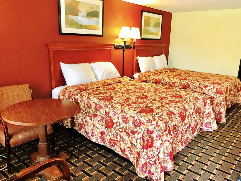 Greystone Motel - Image 1