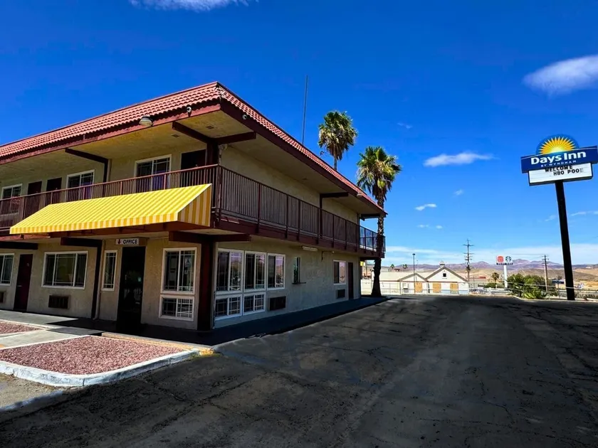 Days Inn by Wyndham Barstow - Image 1