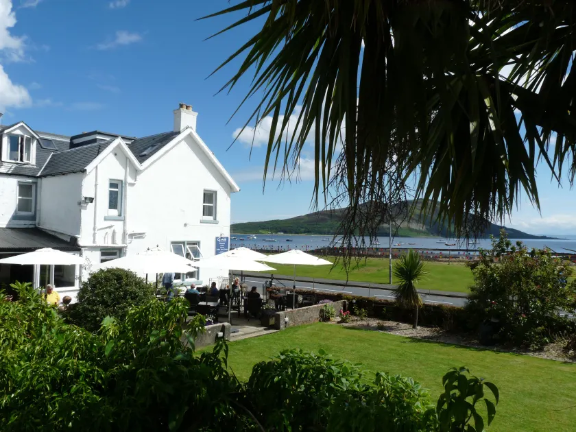Glenisle Hotel - Image 1