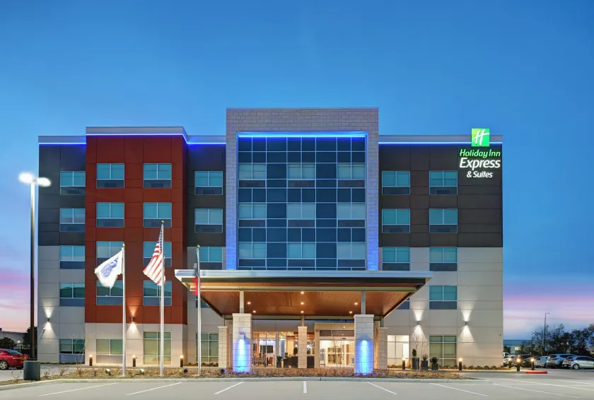 Holiday Inn Express & Suites Memorial – CityCentre by IHG - Image 1