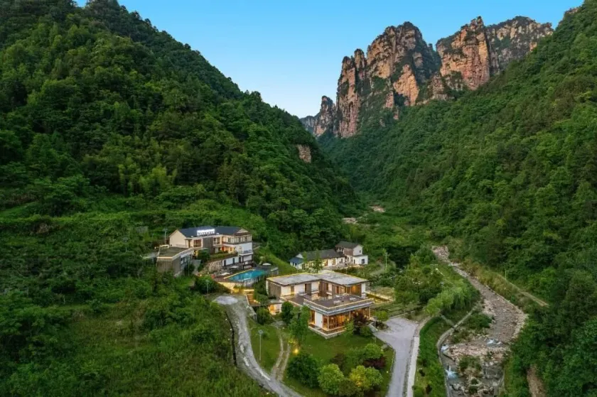 Avatar Peaks Resort - Image 1