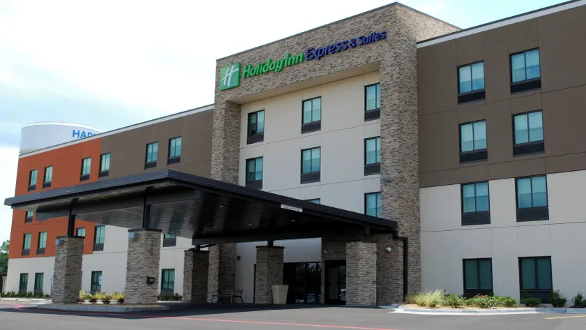 Holiday Inn Express & Suites White Hall by IHG - Image 1