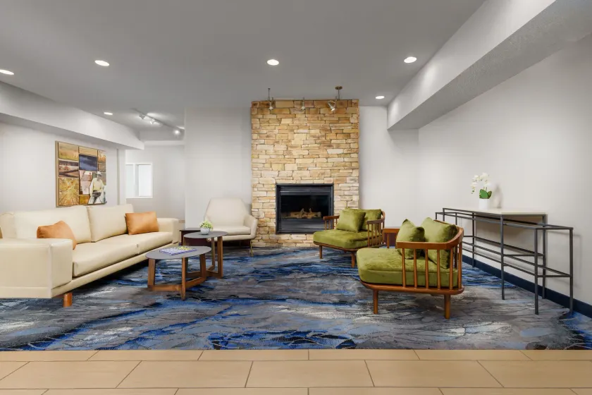 Fairfield Inn and Suites by Marriott Houston The Woodlands - Image 1