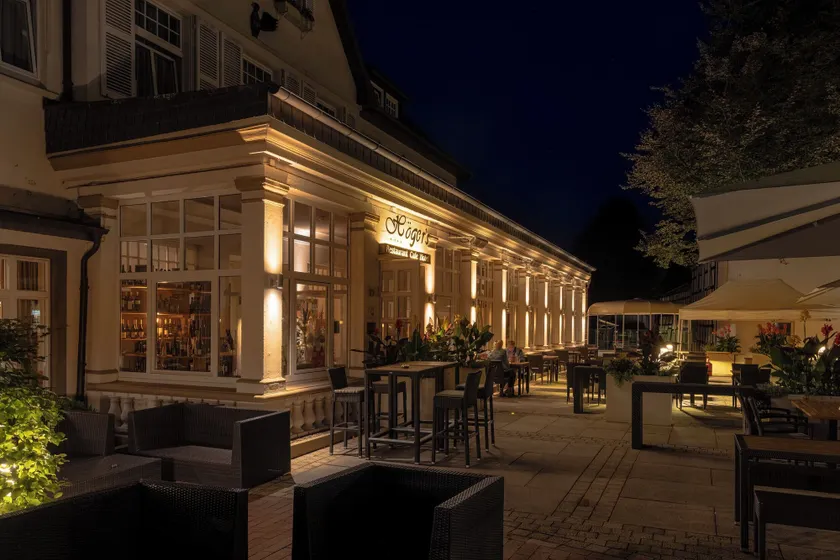 Höger's Hotel & Restaurant - Image 1