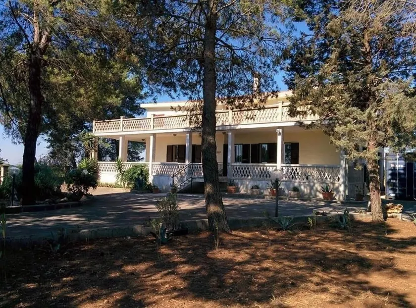 Villa 2 Fields - Image 1