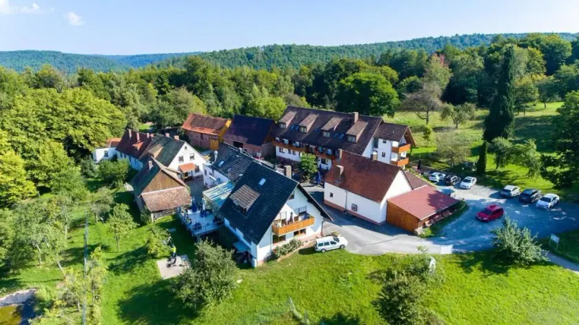 Hotel Landgasthof Oberschnorrhof - Image 1
