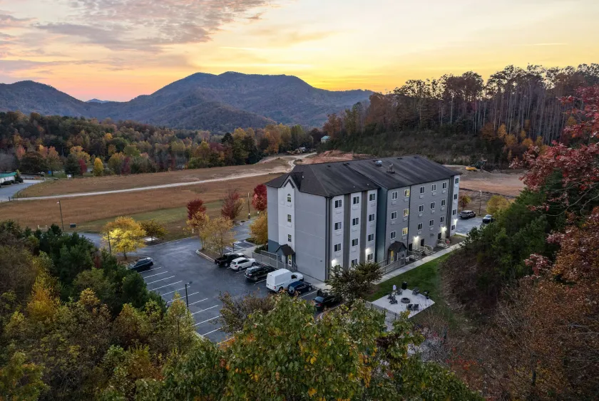Microtel Inn & Suites Dillsboro/Sylva - Image 1