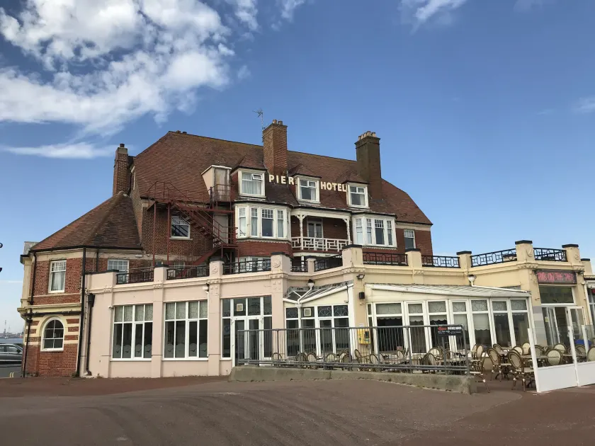 Pier Hotel - Image 1