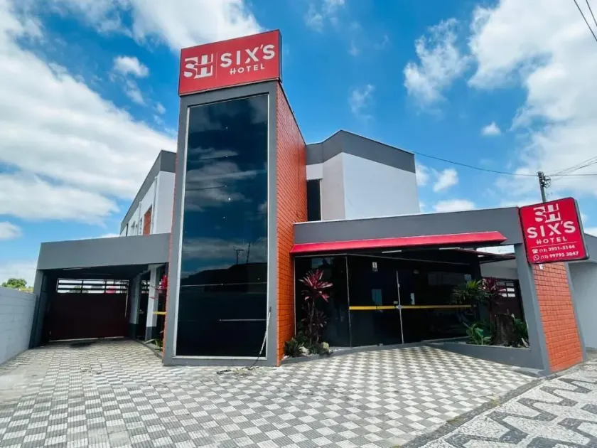 Six's Hotel - Image 1