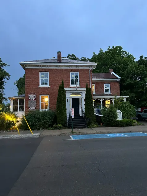 Trinity House Inn - Image 1