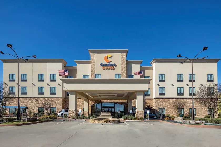 Comfort Suites Batesville - Image 1