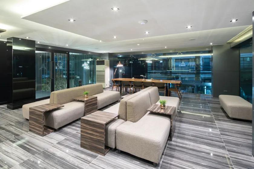 Amarin Hotel Rama 8 - Image 1
