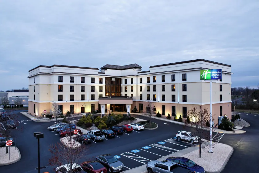 Holiday Inn Express & Suites Harrisburg West - Image 1