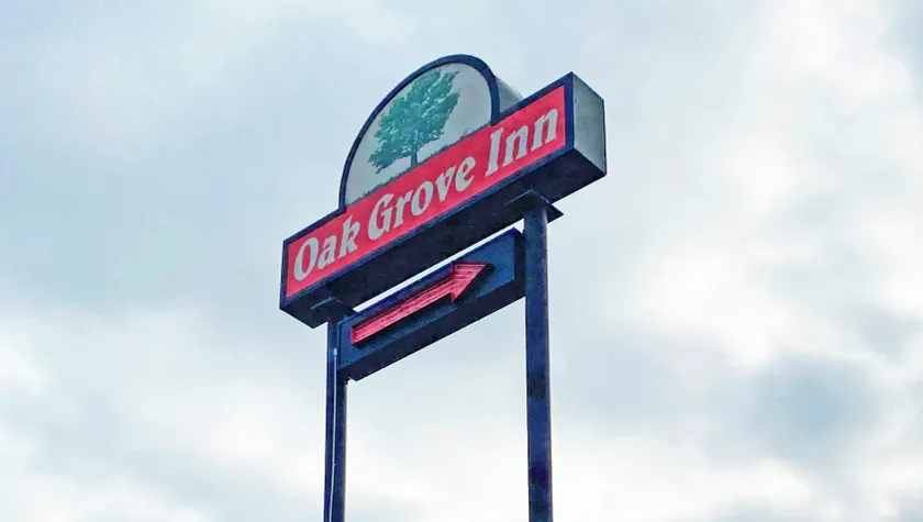 Oak Grove Inn - Image 1