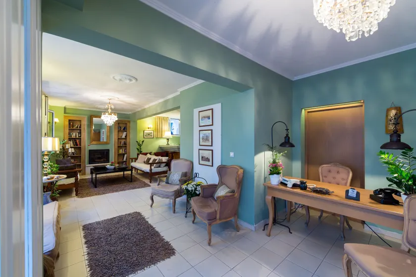 Ikaros Art Hotel - Image 1