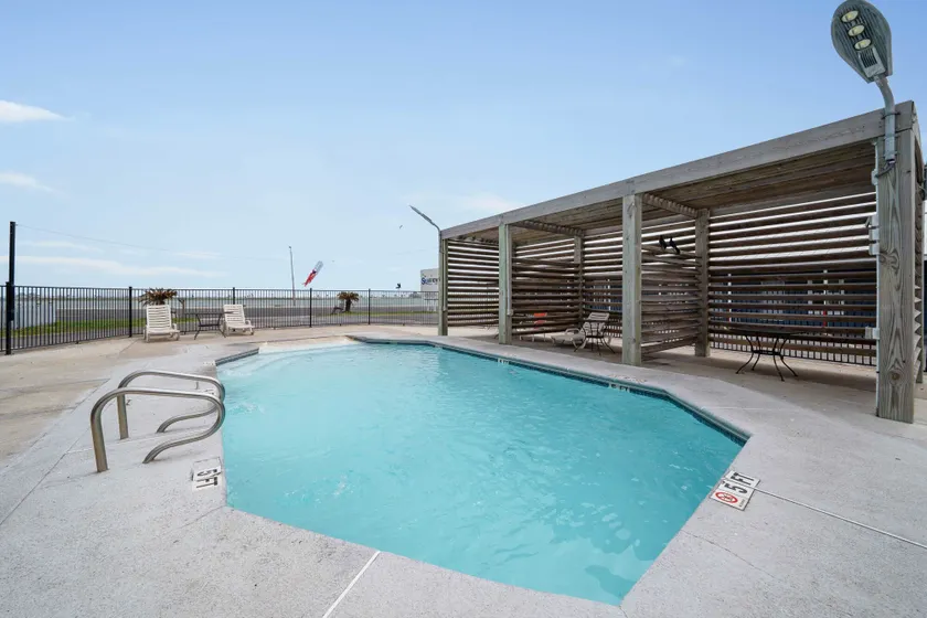 OYO Hotel Rockport- Bay View - Image 1