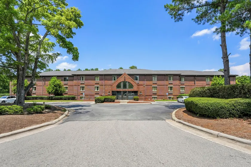 Suburban Studios Cary – RDU Airport - Image 1