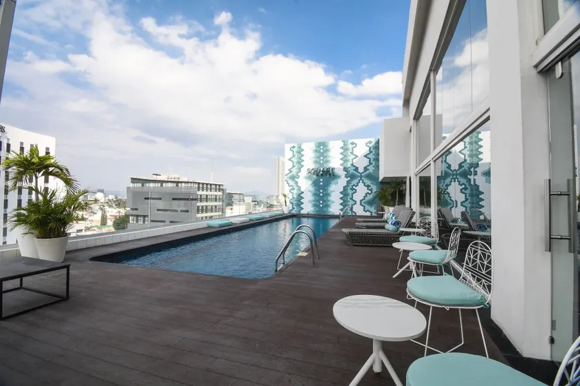 Square Small Luxury Hotel - Nuevo Consulado - Image 1