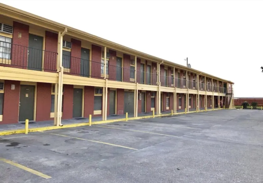 Economy Inn - Image 1