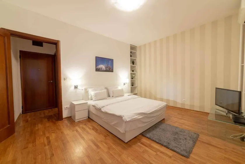 Royal City Apartments - Image 1
