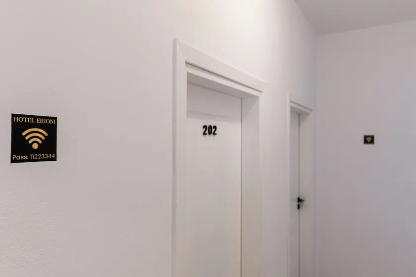 Erioni Hotel - Indgang
