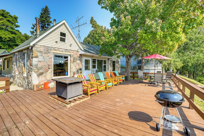Waterfront Cottage w/ Dock & Views in Six Lakes! - Image 1