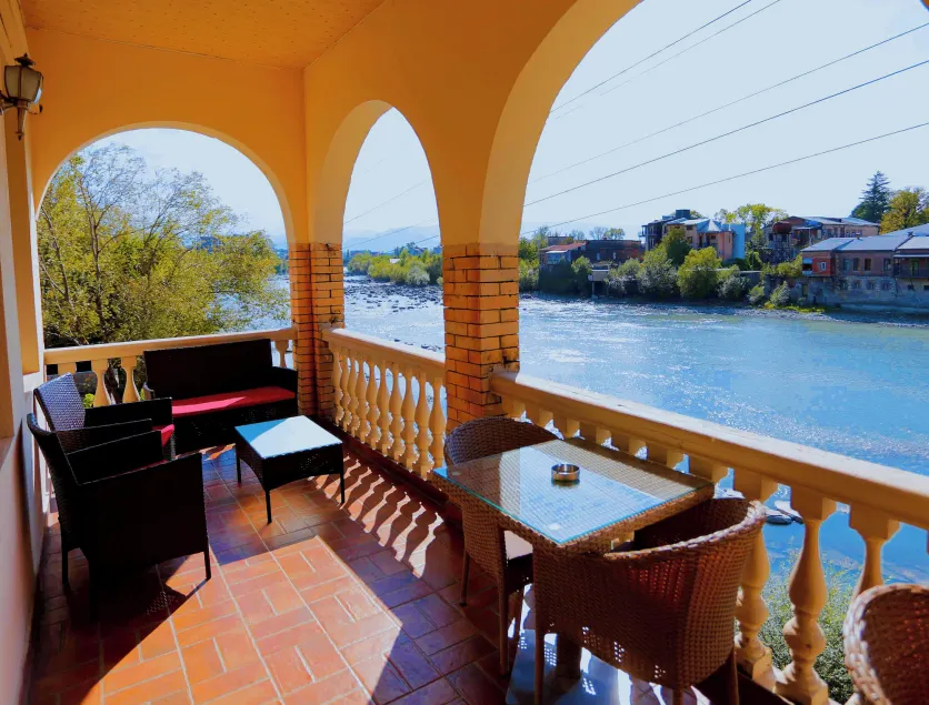 Sanapiro Hotel - Image 1
