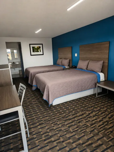 Ameristay Inn & Suites - Image 1