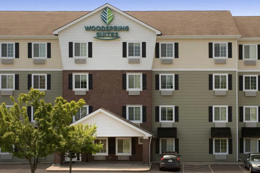 WoodSpring Suites Kansas City Liberty - Image 1