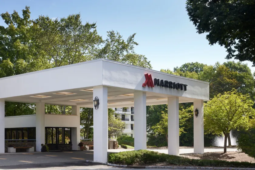 Marriott Park Ridge - Image 1