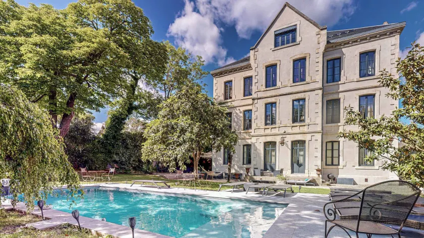 Demeure Saint Louis Historic manor, City 700m, free parking,A C,Clim,WIFI, city view, Garden - Image 1
