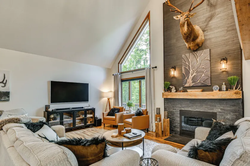 'the Blue Goose Chalet': Your Cozy Up North Escape - Image 1