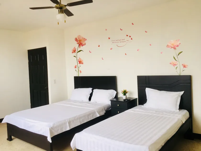 Hotel La Fortuna Roja - Image 1