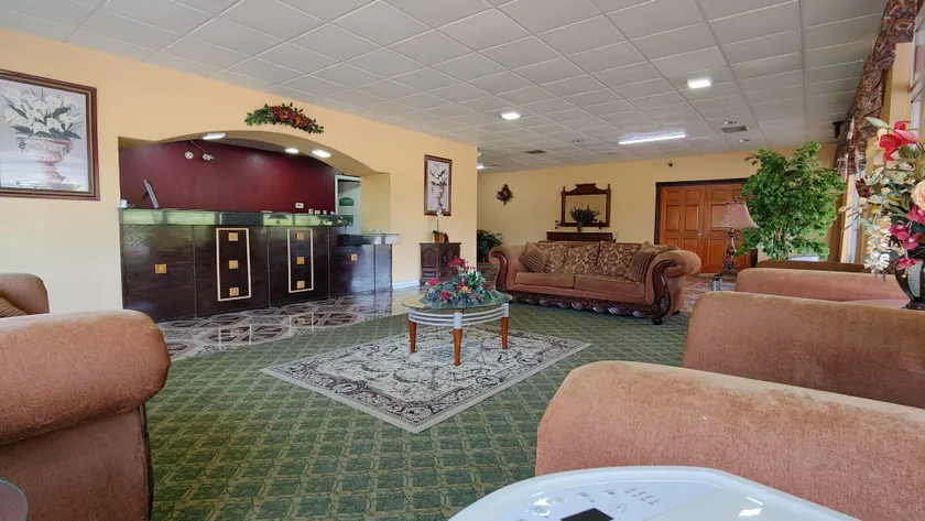 Countryside Inn & Suites - Image 1