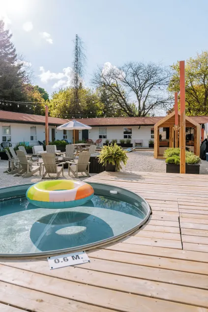 Penny's Motel & Apres - Image 1