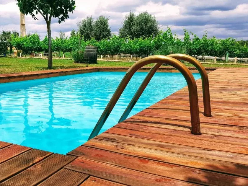 Monte das Aranhas Wine Luxury - Image 1
