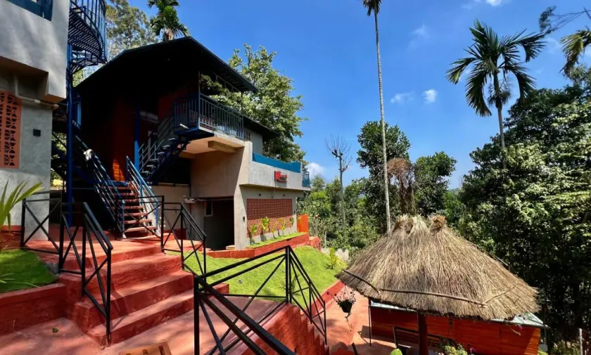 Mannath Pool Villa - Image 1